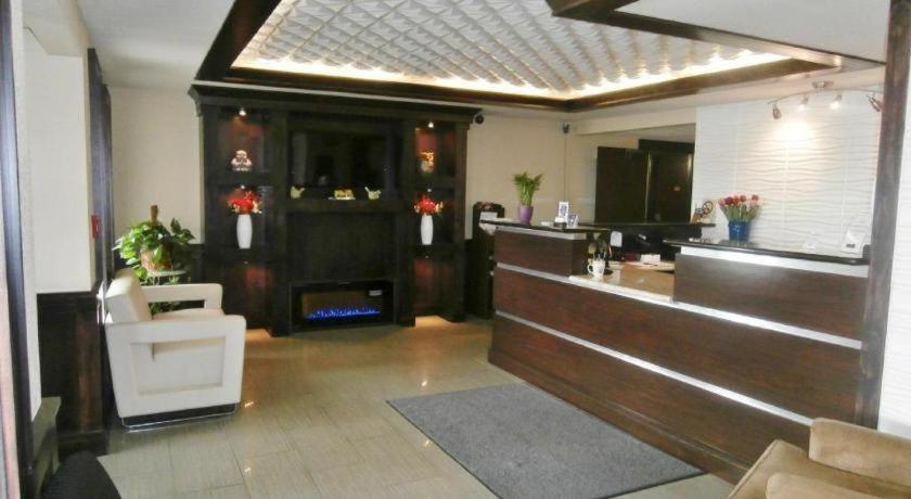 Americas Best Value Inn & Suites Thief River Falls Exterior photo